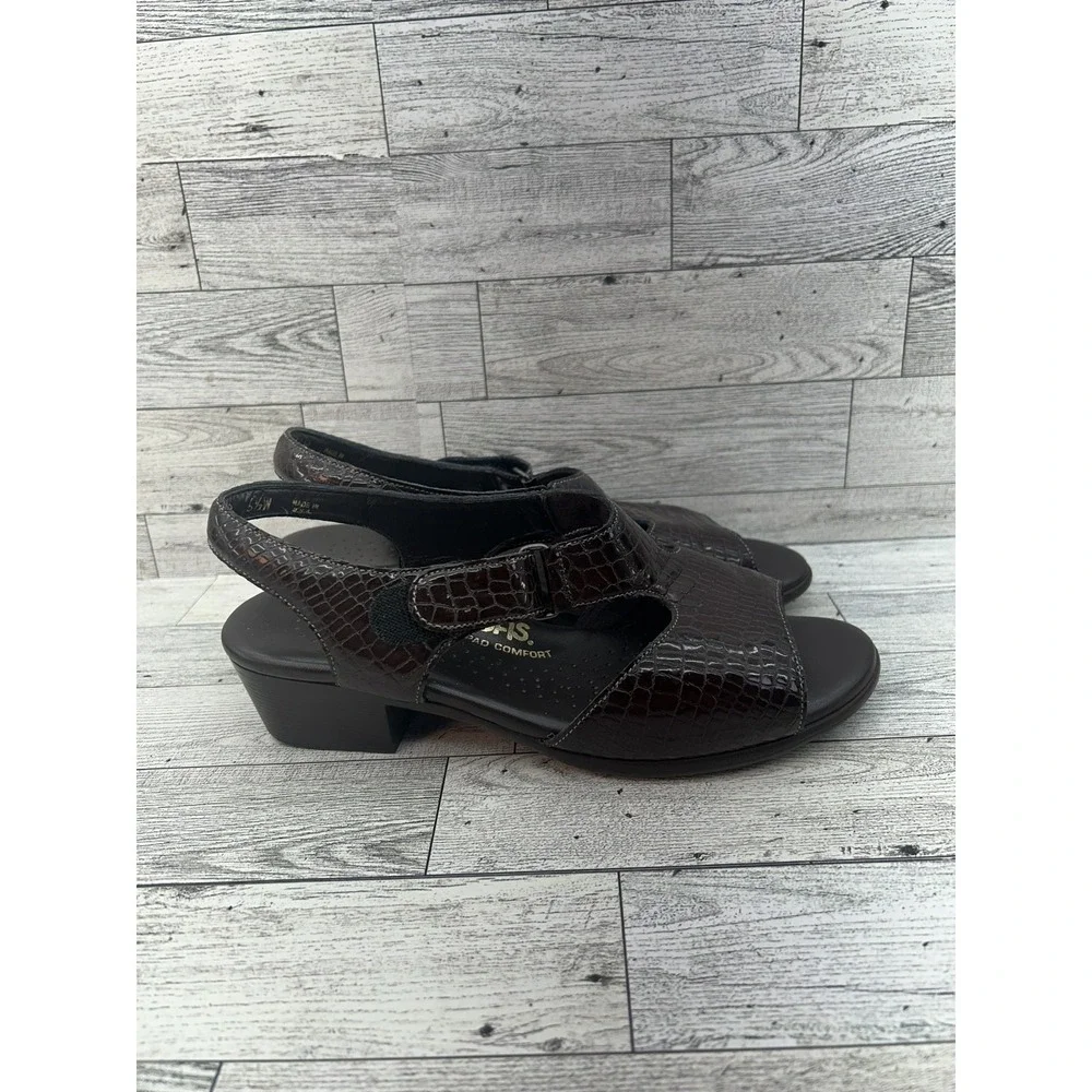 SAS Shoes Womens Size 6.5W Croc Embossed Leather Sandals Tripad Comfort Made USA